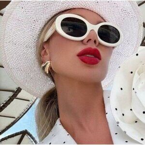 NEW CELINE SUNGLASSES, WOMEN ROUND IVORY EYEWEAR CELINE CL40312U 25A